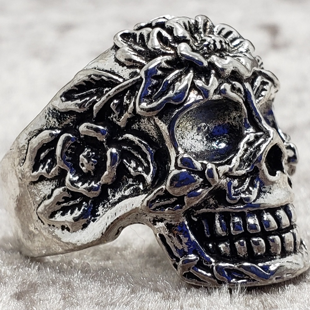 Stainless Men women Punk Design Skull Biker Ring